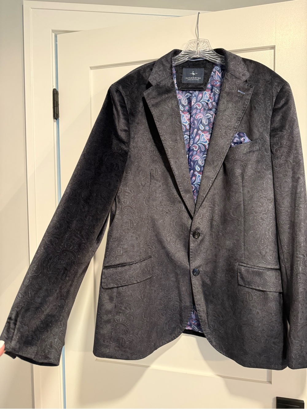TaylorByrd Navy Velour Paisley Blazer with Blue Satin Accents 46L
